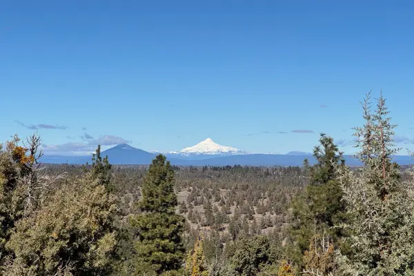 1560 NW Wild Rye Circle, Bend, OR 97703