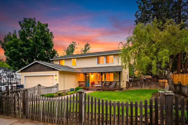 23 SE Benaiah Circle, Bend, OR 97702
