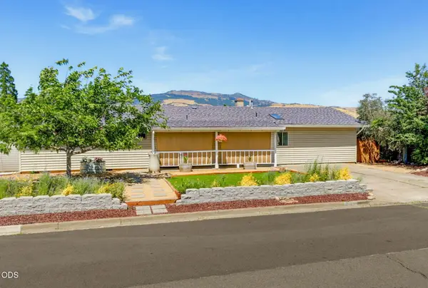 351 Oxford Street, Ashland, OR 97520