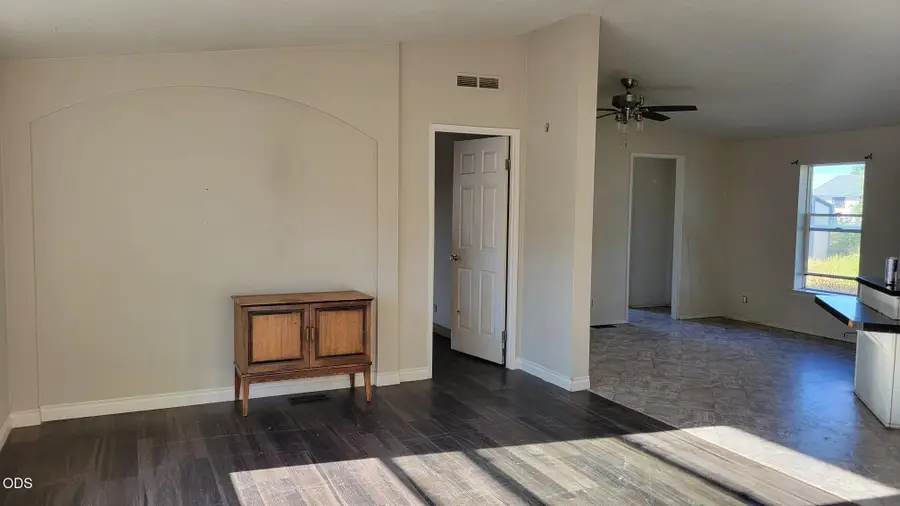 513 9th Street, Metolius, OR 97741 - #3
