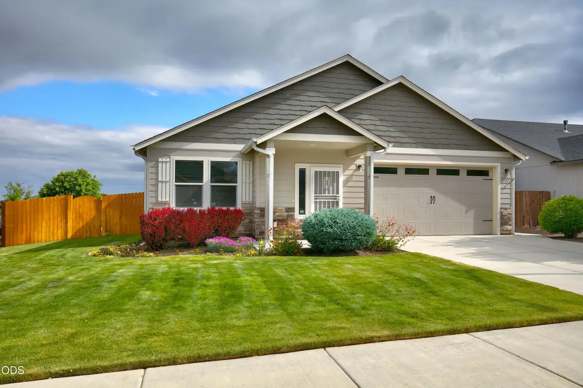 2727 NE 6th Drive, Redmond, OR 97756 - #1