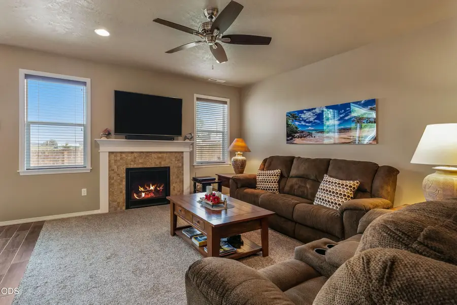 2727 NE 6th Drive, Redmond, OR 97756 - #3