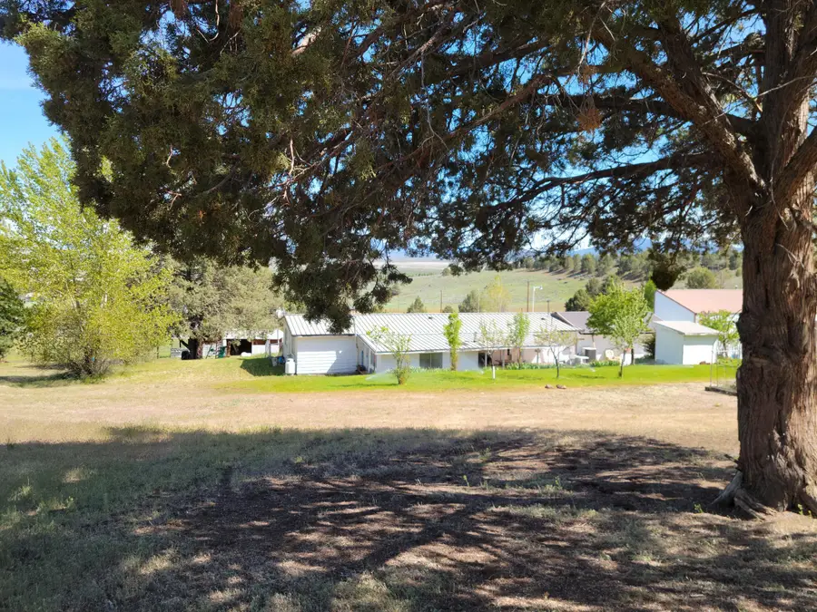 861 Russell Street, Klamath Falls, OR 97603 - #2