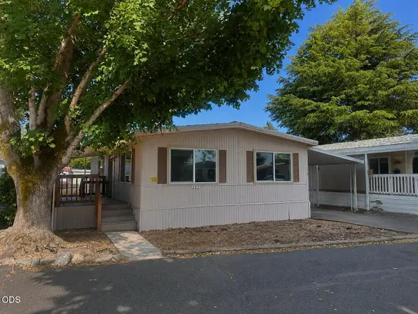 332 Beechwood Drive, Grants Pass, OR 97526