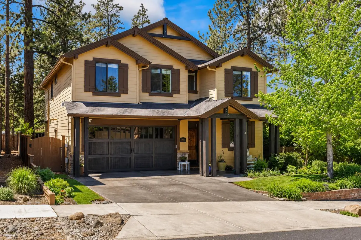 1094 E Horse Back Trail, Sisters, OR 97759 - #1