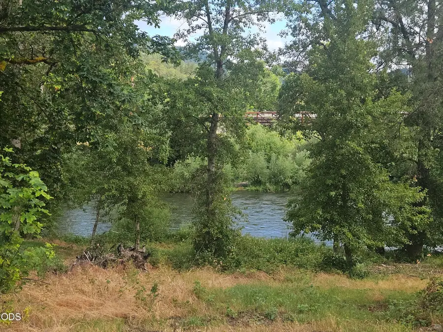 2062 Lampman Road, Gold Hill, OR 97525 - #2
