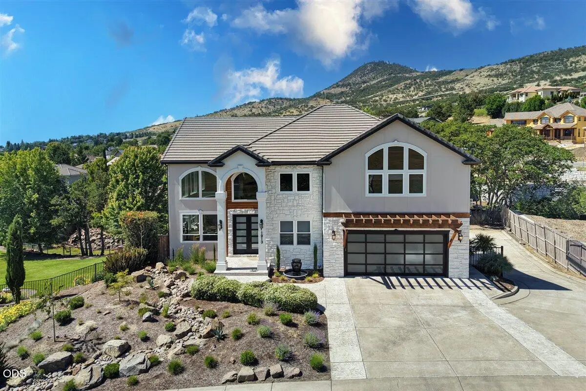 1013 Roxy Ann Road, Medford, OR 97504 - #1