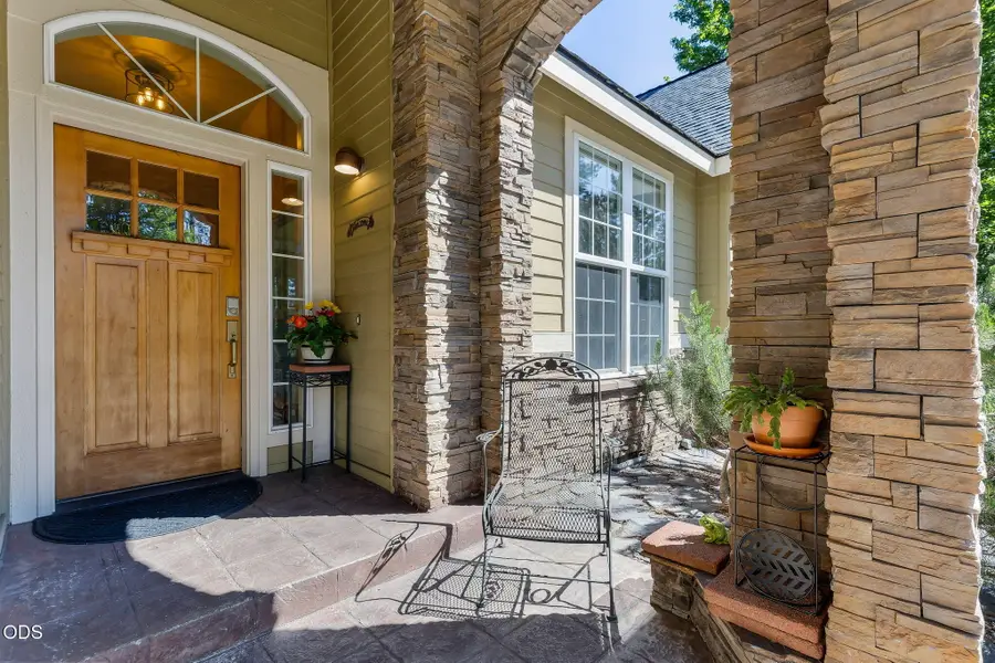 365 S Timber Creek Drive, Sisters, OR 97759 - #3