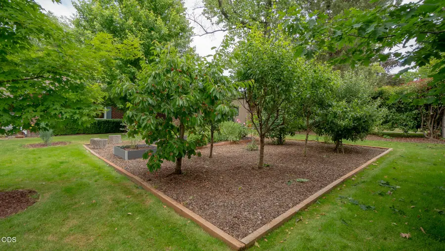 135 S Keene Way Drive, Medford, OR 97504 - #3