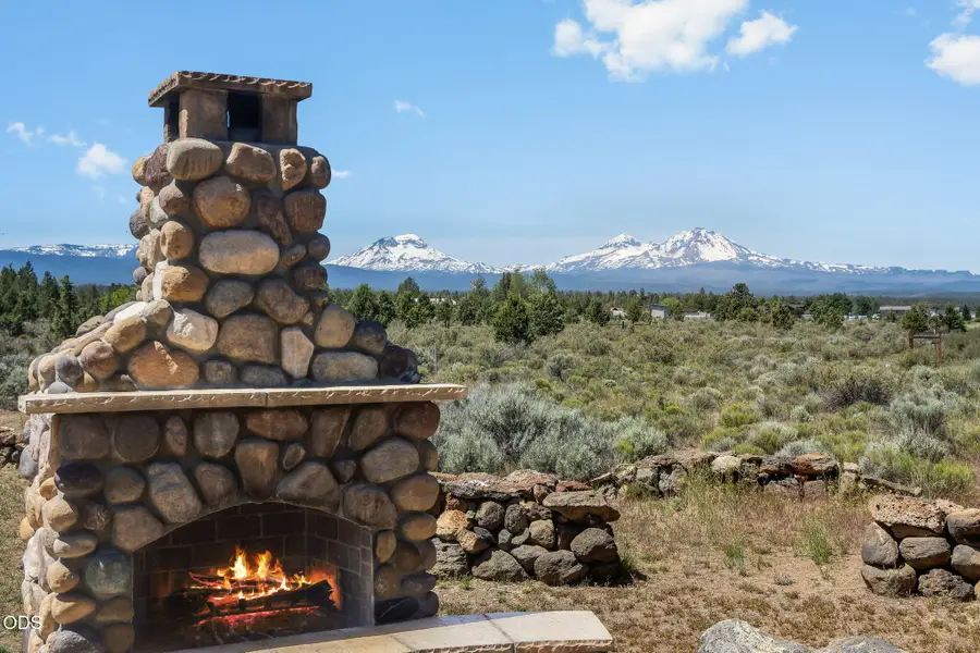 66967 Lance Road, Bend, OR 97703 - #3