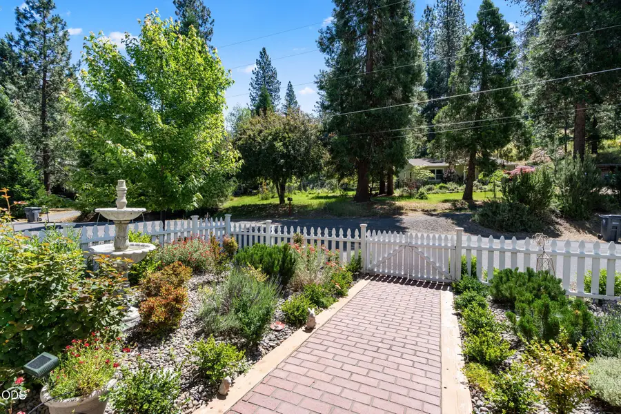 1120 S 3rd Street, Jacksonville, OR 97530 - #2