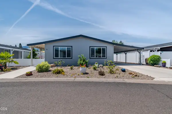 333 Mountain View Drive #UNIT 75, Talent, OR 97540