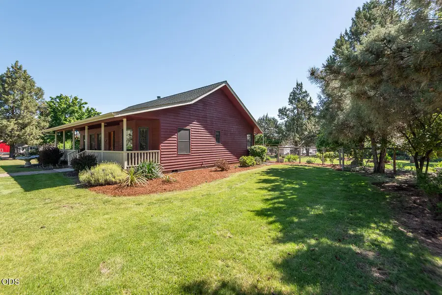 1455 SW Sunset Drive, Madras, OR 97741 - #3