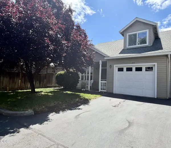 1914 Pebble Way, Medford, OR 97504