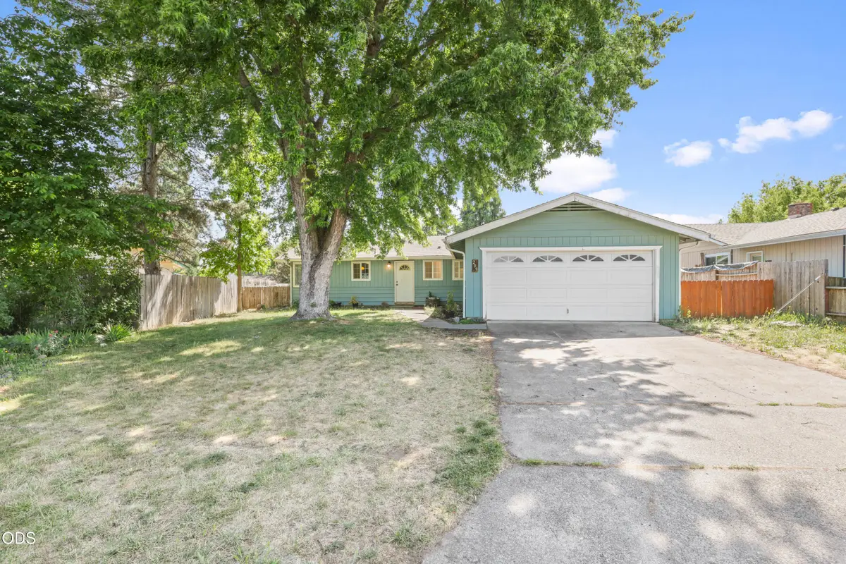 209 Coral Circle, Phoenix, OR 97535 - #1