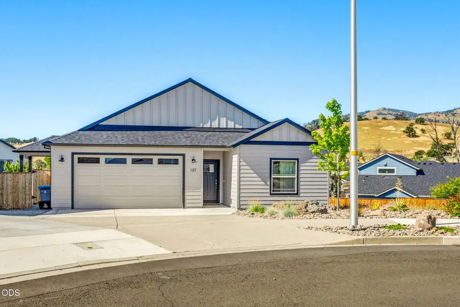 137 Willow Springs Drive, Talent, OR 97540 - #3