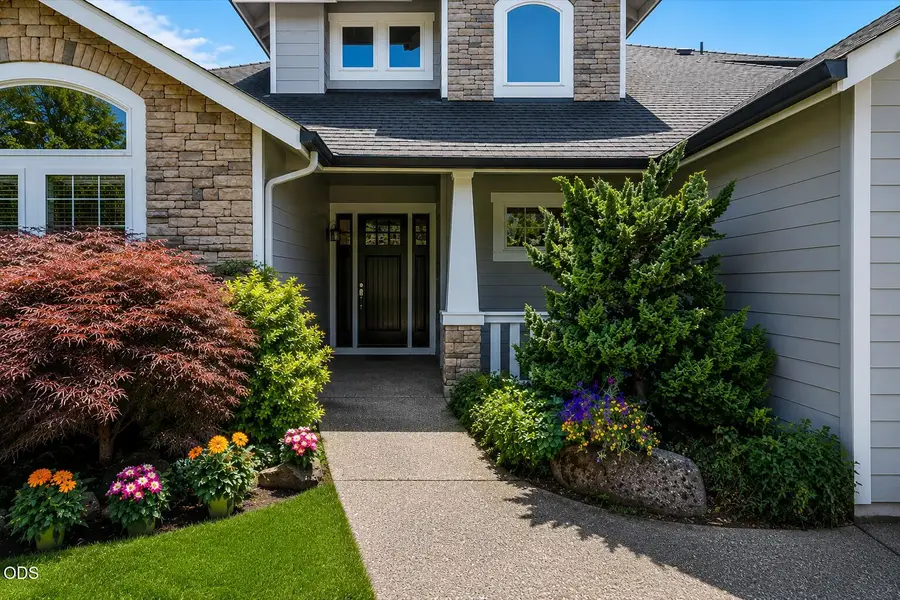 3880 Crystal Springs Drive, Medford, OR 97504 - #3