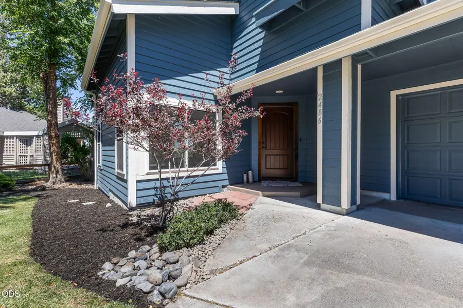 2486 SW Valleyview Drive Sw, Redmond, OR 97756 - #2