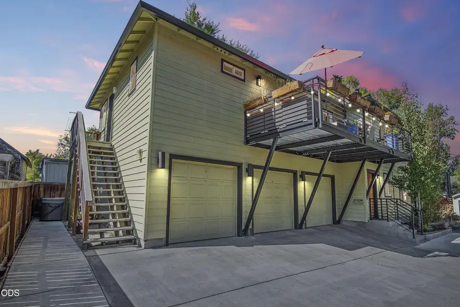 909 NW Delaware Avenue, Bend, OR 97703 - #3