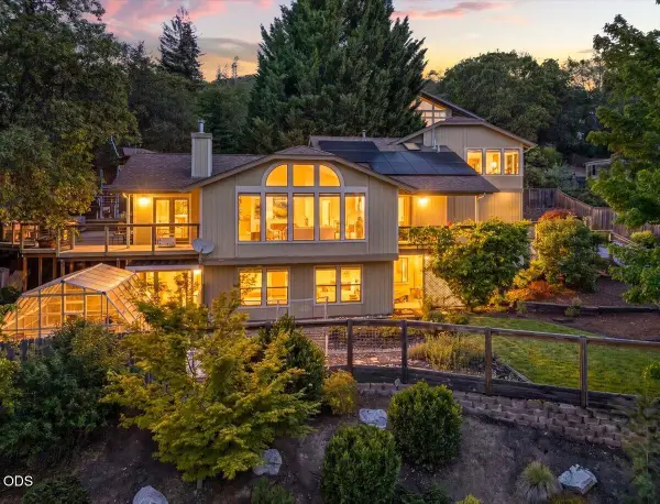 1748 NW Crescent Drive, Grants Pass, OR 97526