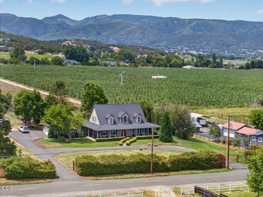1760 Minear Road, Medford, OR 97501 - #3