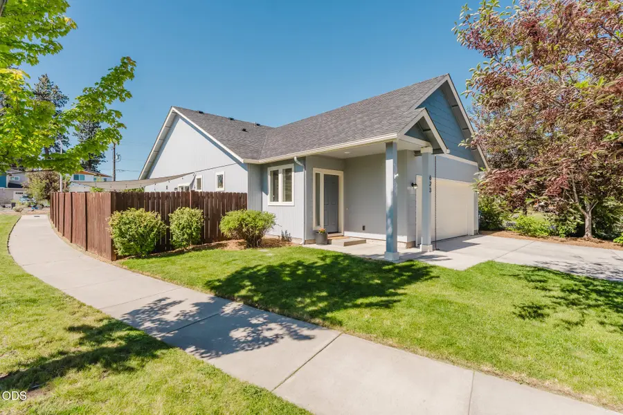 623 SE Glencoe Place, Bend, OR 97702 - #2