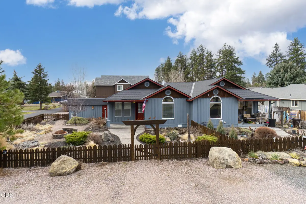 747 E Black Butte Avenue, Sisters, OR 97759 - #1