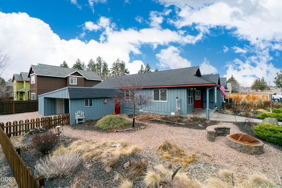 747 E Black Butte Avenue, Sisters, OR 97759 - #2