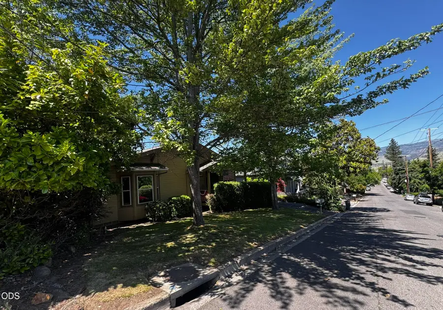 473 Scenic Drive, Ashland, OR 97520 - #2