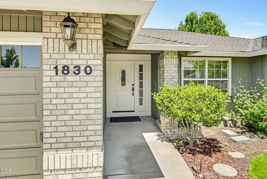 1830 Canyon Avenue, Medford, OR 97504 - #3