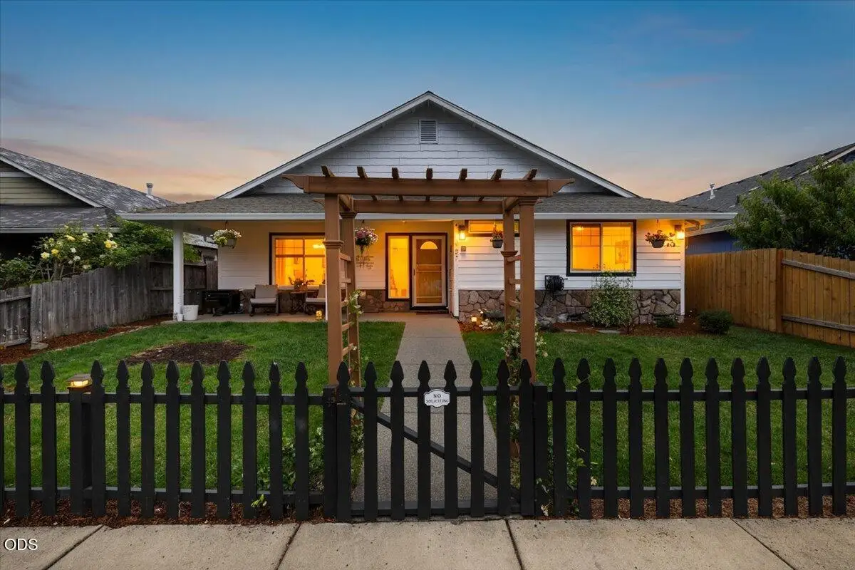 127 SW Vicki Lane, Grants Pass, OR 97526 - #1