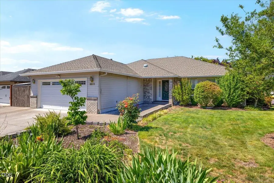 3511 Blue Blossom Drive, Medford, OR 97504 - #2