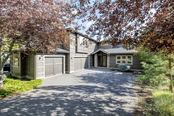 3454 NW Bryce Canyon Lane, Bend, OR 97703