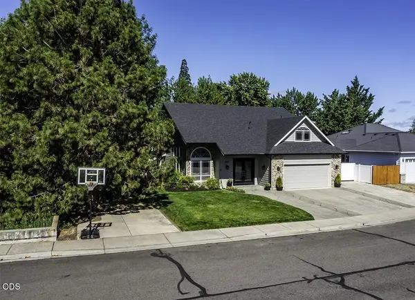 861 Mendolia Way, Central Point, OR 97502