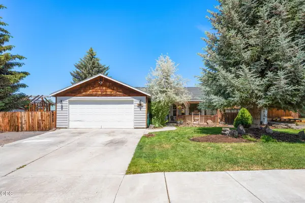 841 NW Negus Place, Redmond, OR 97756
