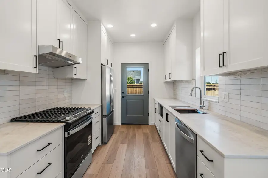 210 Gangnes Drive, Talent, OR 97540 - #2