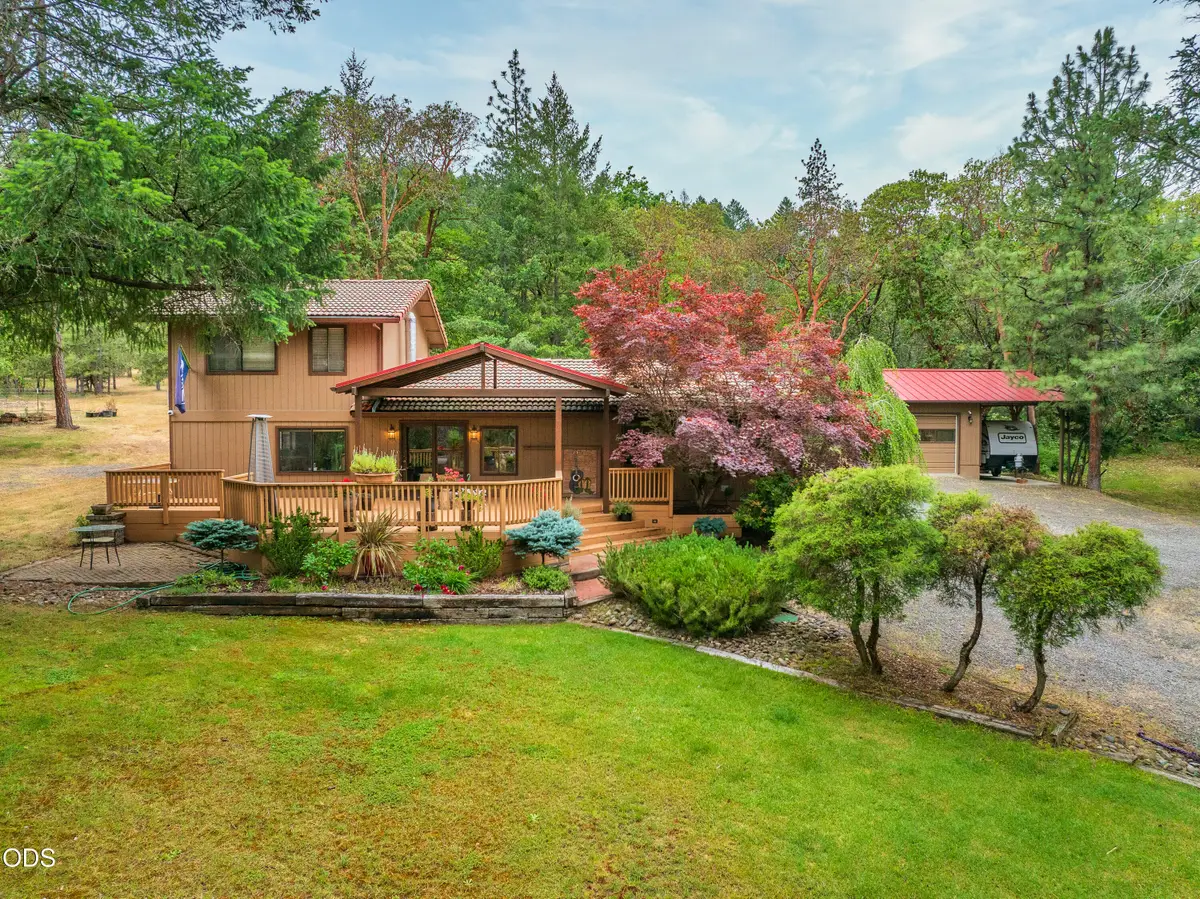 5003 Rogue River, Eagle Point, OR 97524 - #1