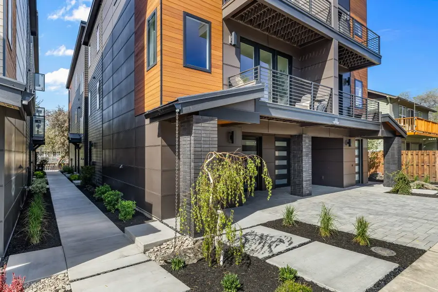 20 NW Mccann Avenue #UNIT 8, Bend, OR 97703 - #3