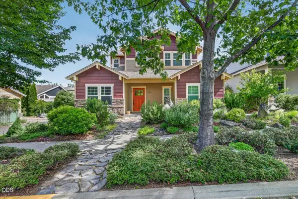 345 Fair Oaks Avenue, Ashland, OR 97520