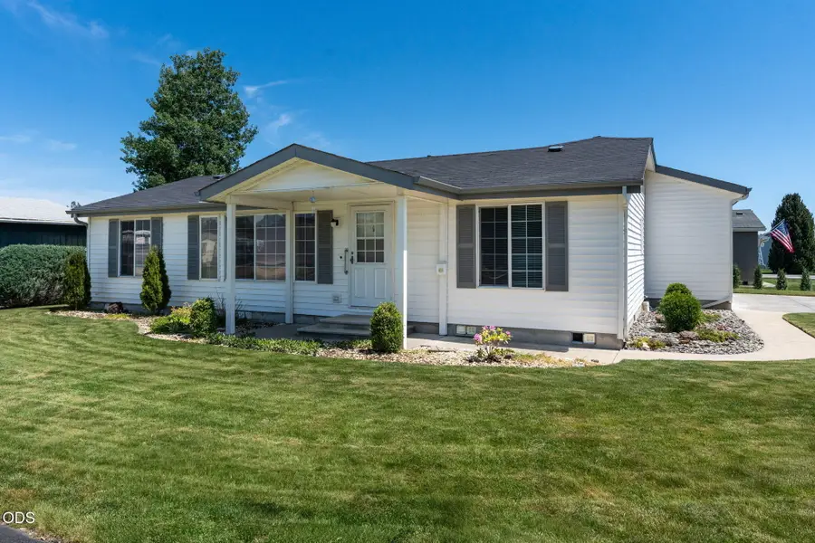 811 NE Paiute Court, Redmond, OR 97756 - #2