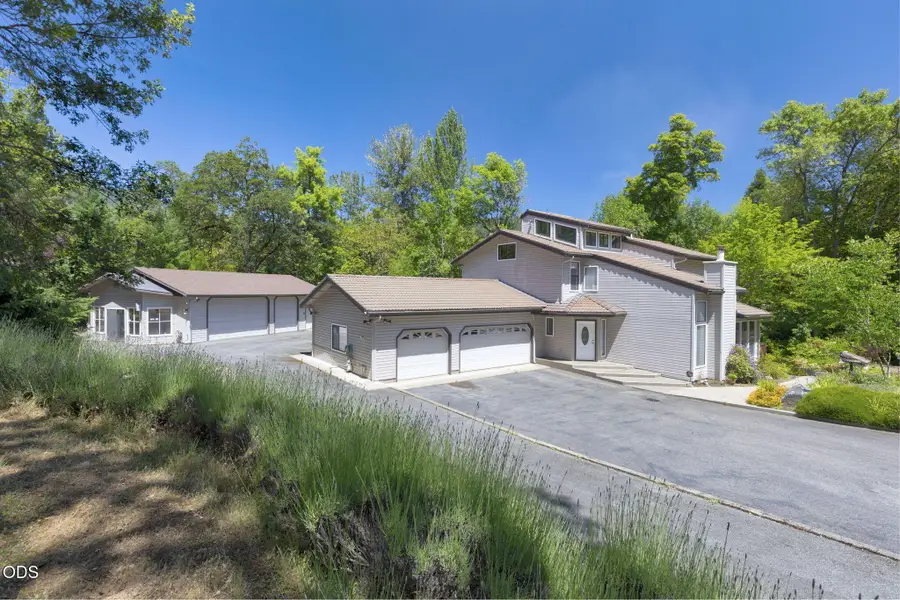 235 Glenoak Lane, Grants Pass, OR 97526 - #2