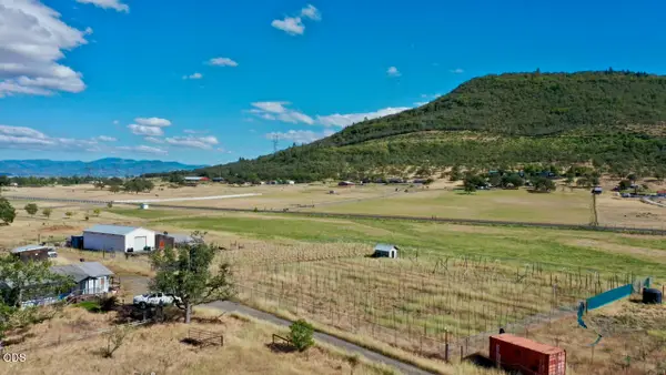 8791 Highway 234, Gold Hill, OR 97525