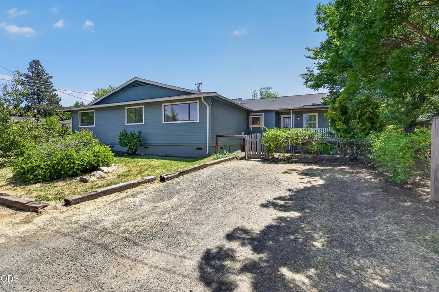 502 S B Street, Phoenix, OR 97535 - #3