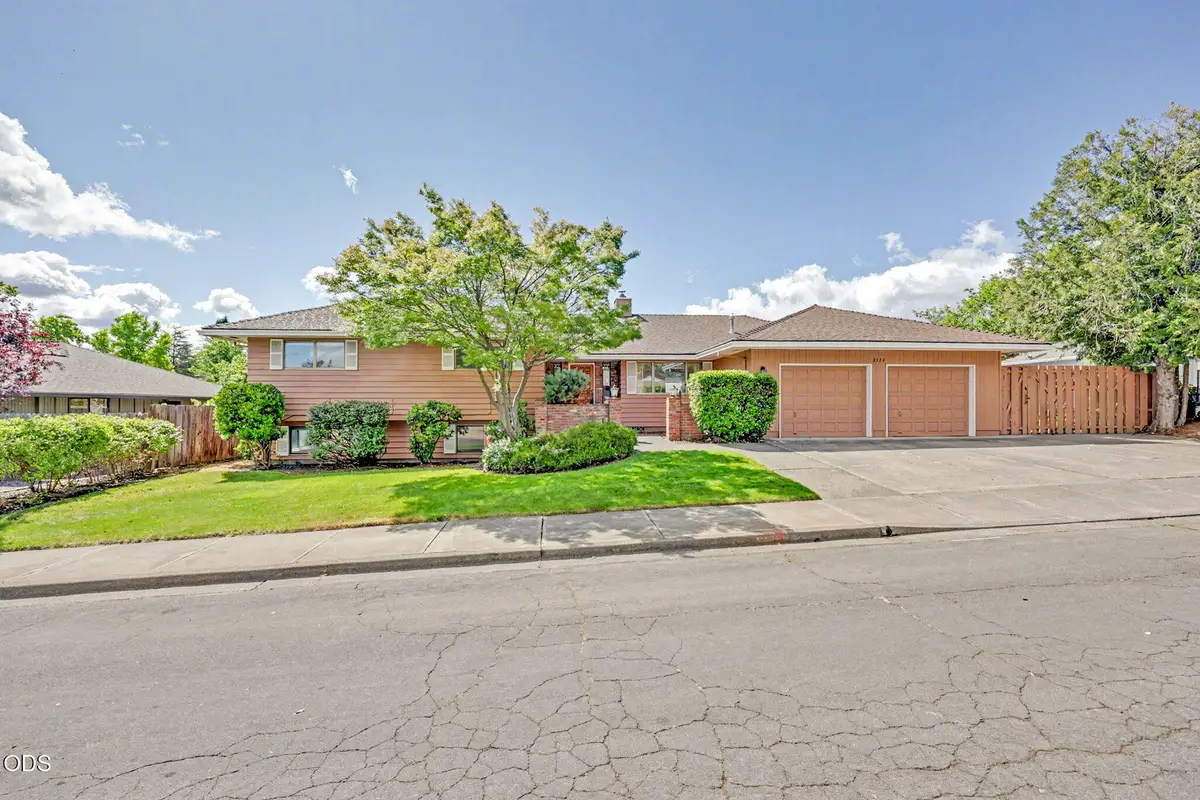 2774 Jessica Circle, Medford, OR 97504 - #1