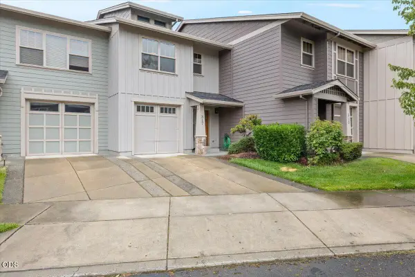3126 Alameda Street #317, Medford, OR 97504