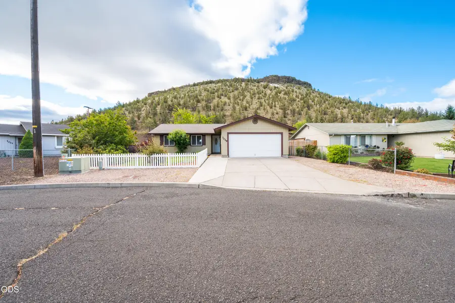 1029 SE Algonquian Loop, Prineville, OR 97754 - #2