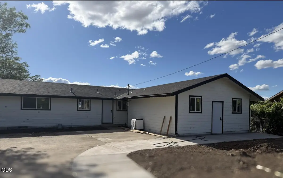 7831 Division Road, White City, OR 97503 - #1