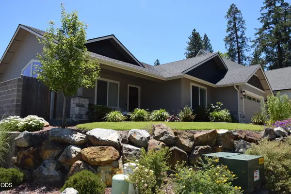 303 NW Collette Way, Grants Pass, OR 97526