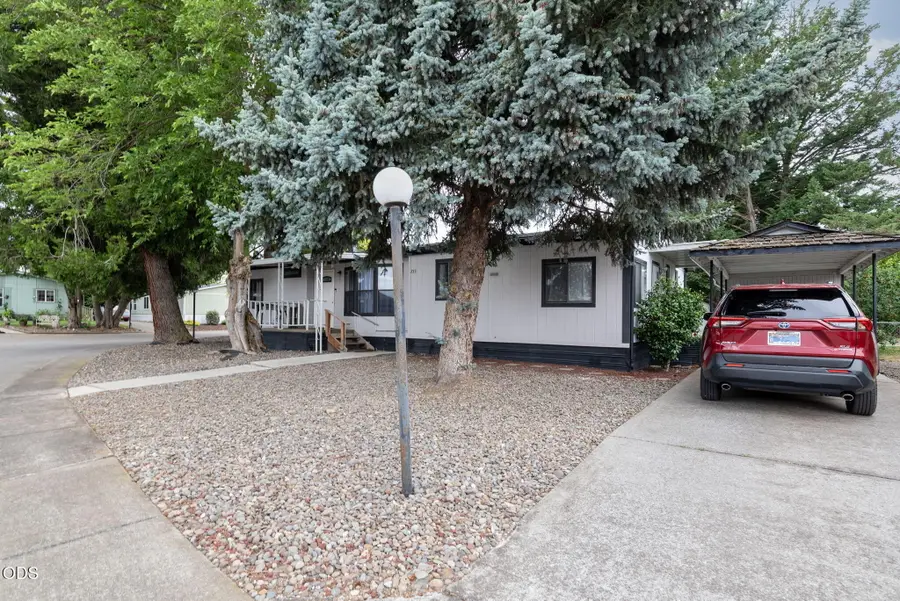 733 Mindy Sue, Medford, OR 97501 - #2