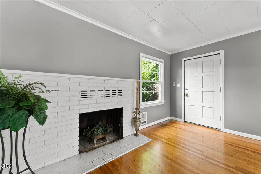 214 N Columbus Avenue, Medford, OR 97501 - #3